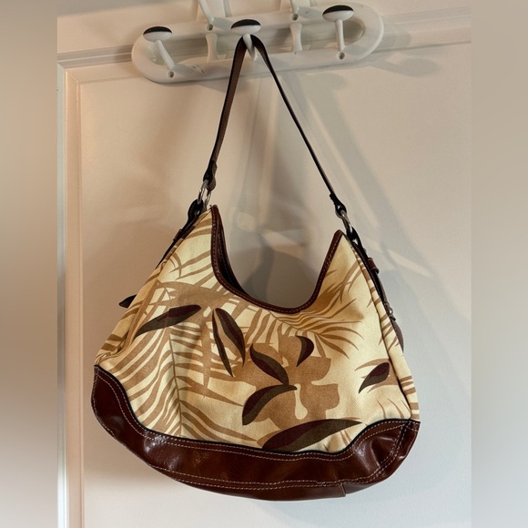 St John's Bay Gabby Butterfly Crossbody/Shoulder Bag - Picture 3 of 15